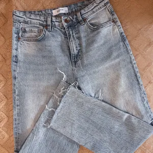 Reserved farmerice ravnog kroja