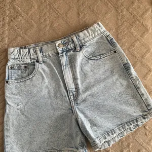 PULL&BEAR teksas šorts S