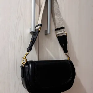 RESERVED viralna torbica