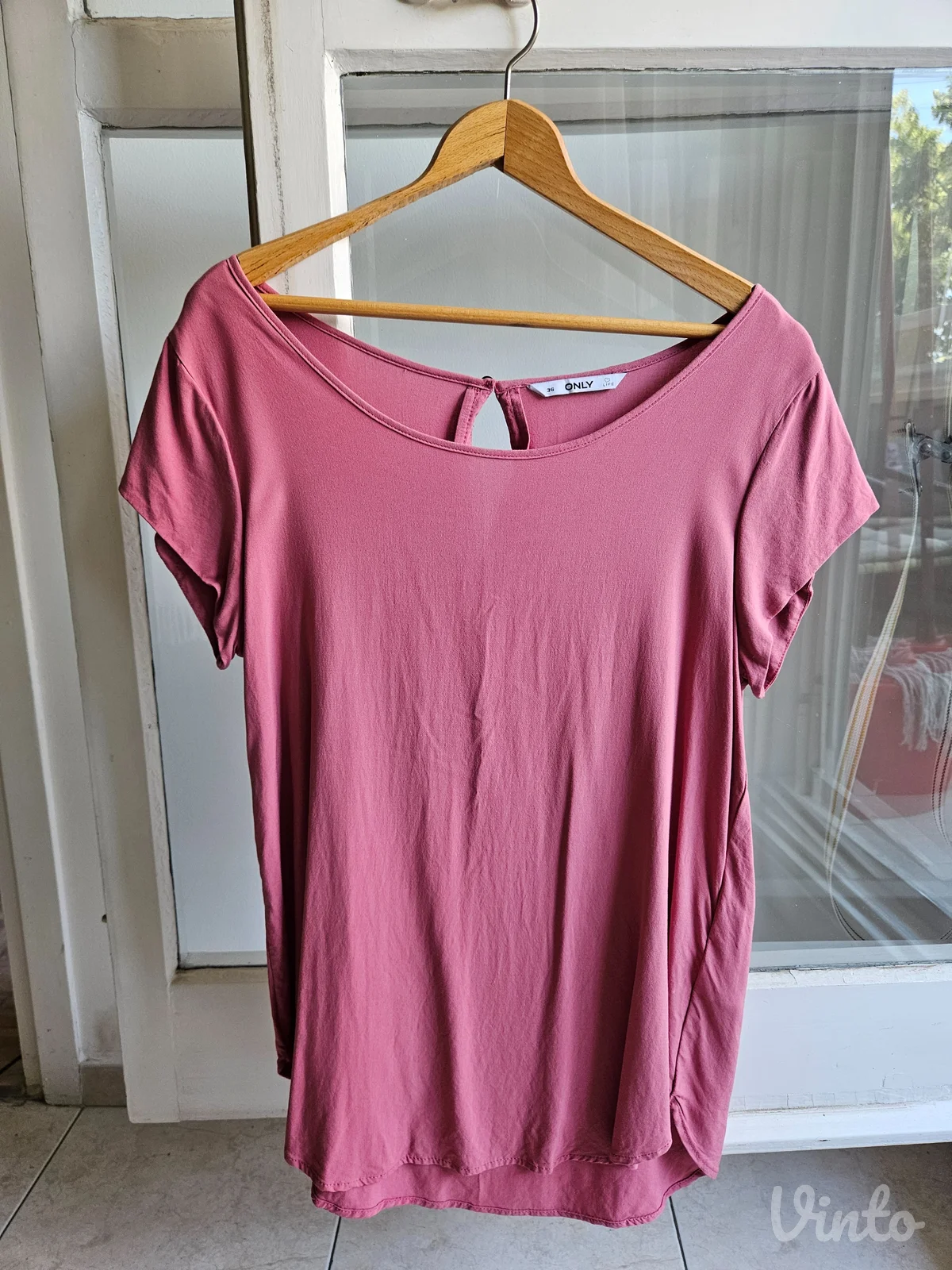 Roze majica NOVO