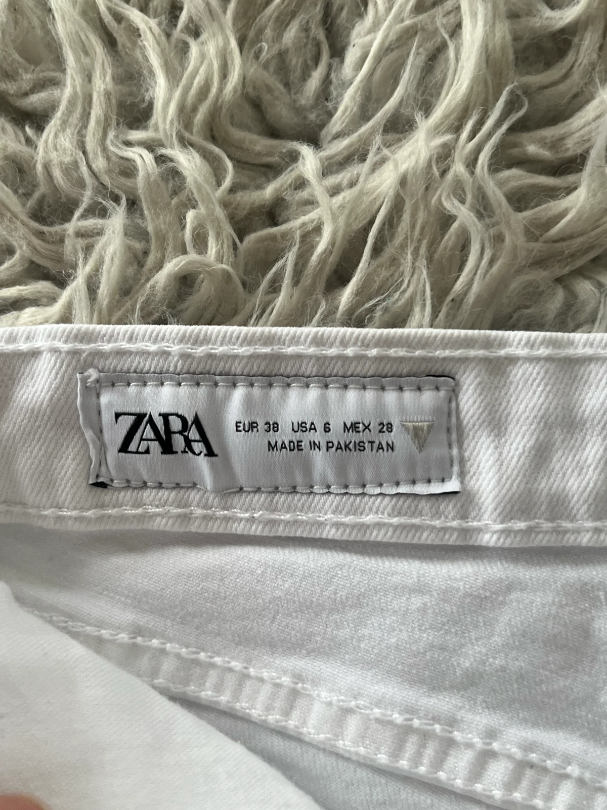 Zara farmerke- bele nikad nošene