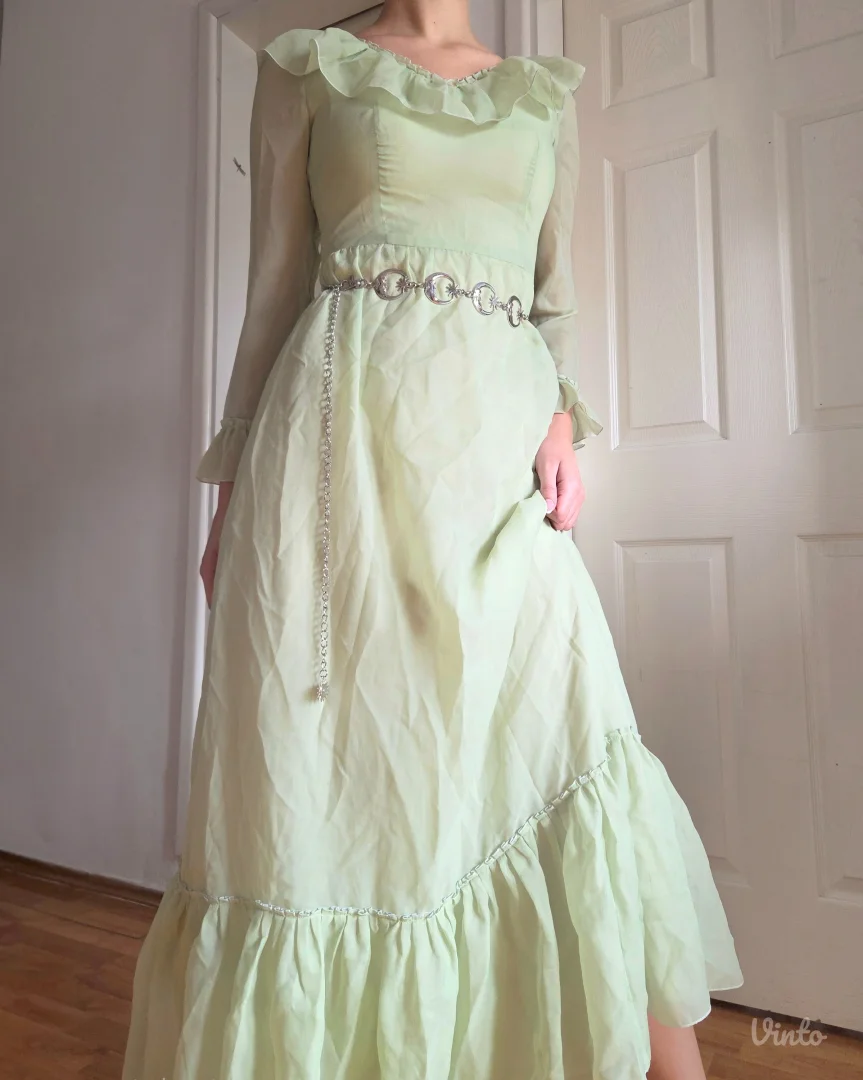 Nežno zelena vilinska haljina