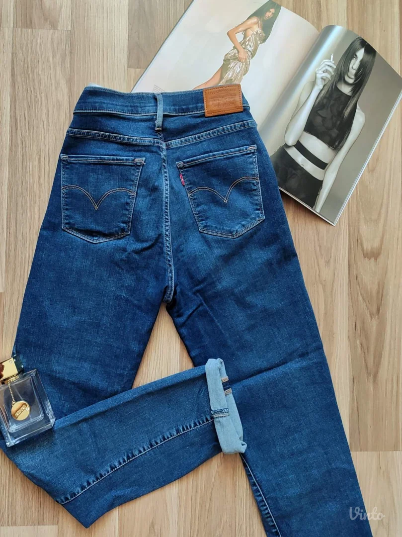 Levis 724 high rise straight, vel 28