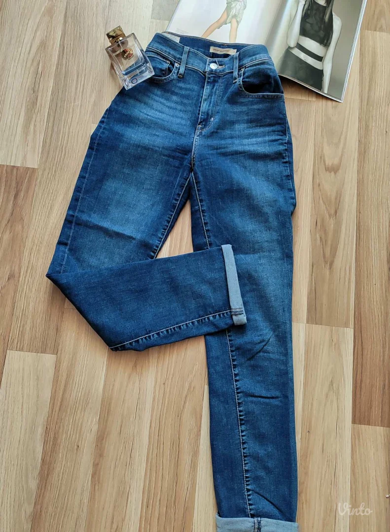 Levis 724 high rise straight, vel 28