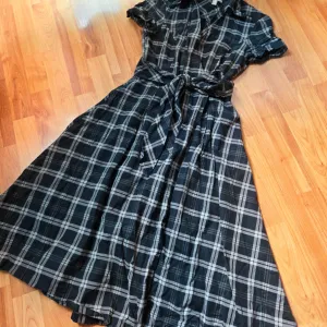 50s inspired pinup karirana haljina od pamuka