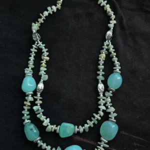 Bogata ogrlica od kristala i kamena