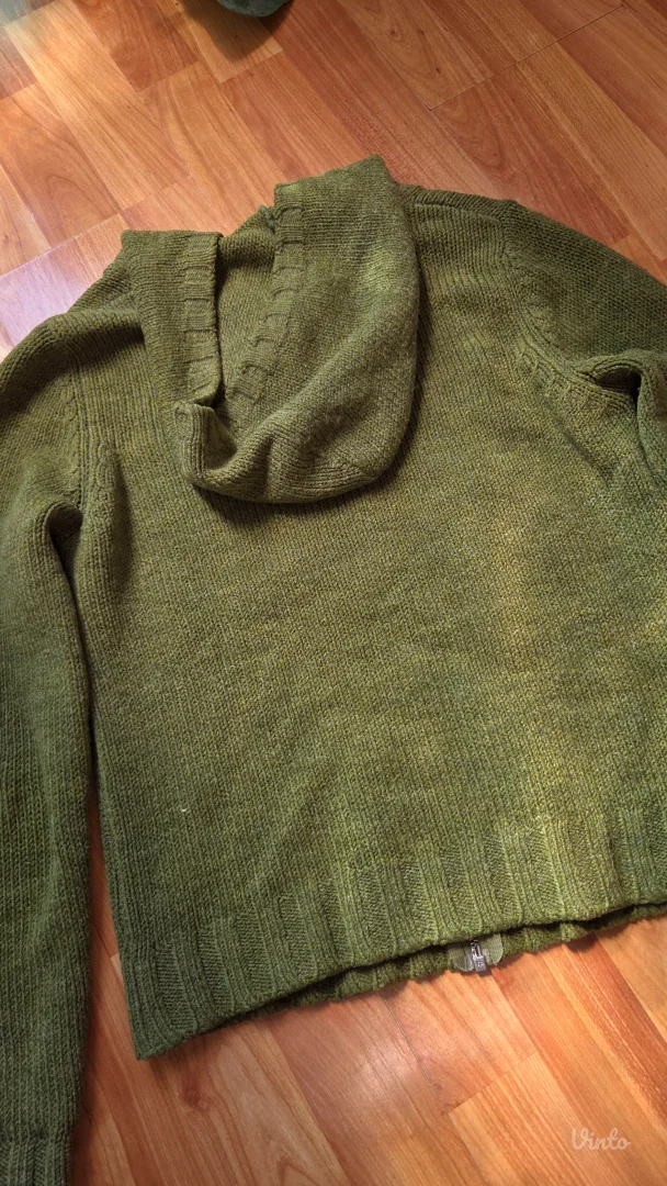 Benetton vintage vuneni džemper sa jelenima