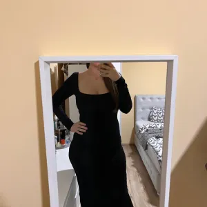 BERSHKA SKIMS HALJINA