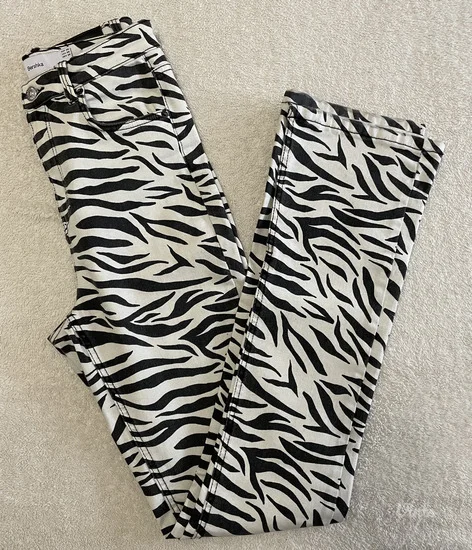 Bershka - Farmerice zebra print