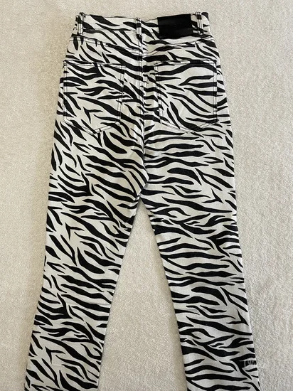 Bershka - Farmerice zebra print