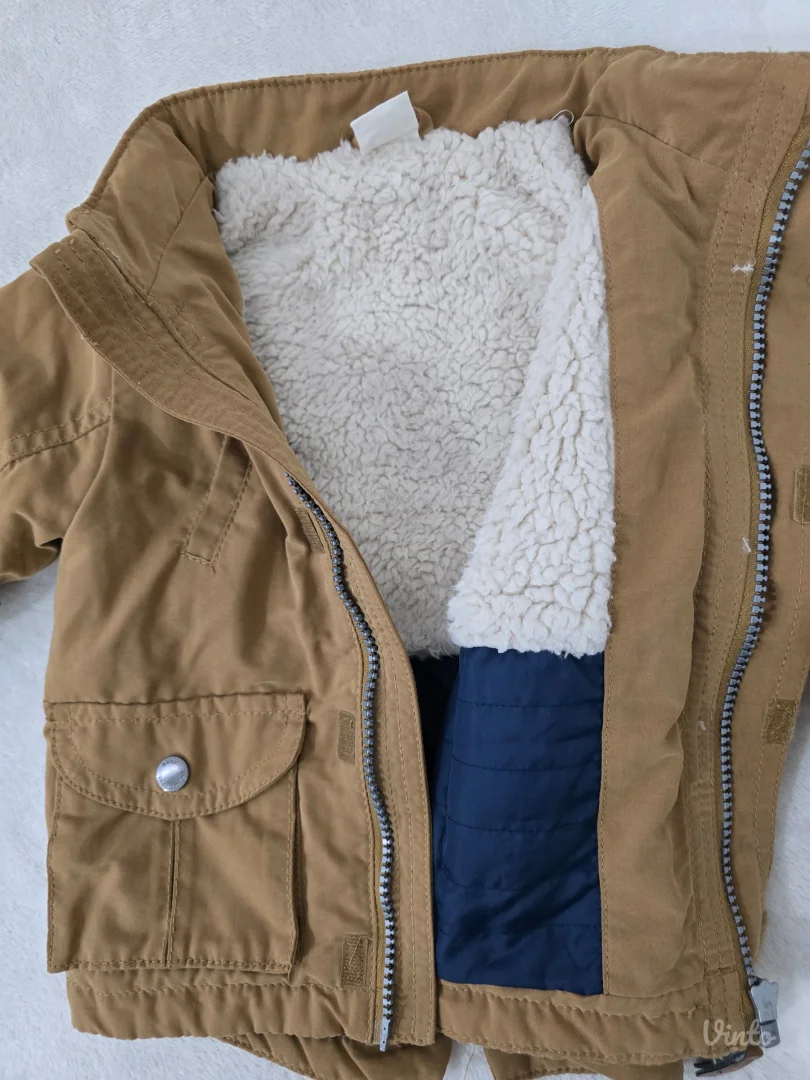 H&M jakna za bebe – vel. 68 (4–6 meseci) – topla