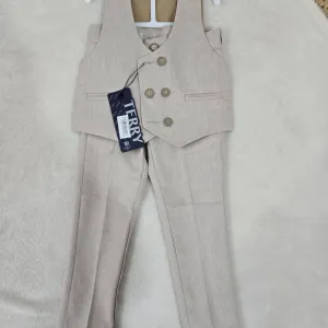 Elegantno dečije odelo – prsluk i pantalone + leptir mašna – veličina 2 godine