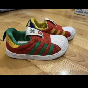 Adidas Superstar LEGO patike