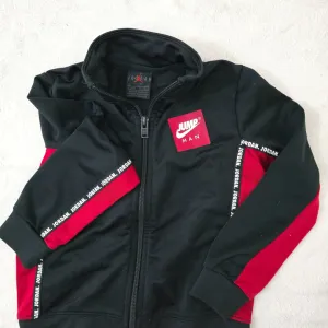 Jordan trenerka komplet za dečake – veličina 3 godine