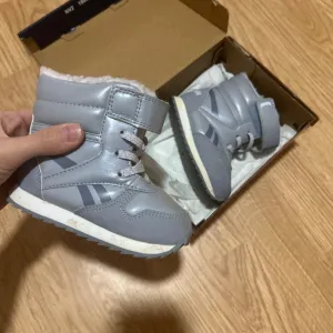 Reebok cizmice za sneg