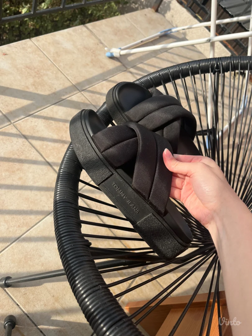 Tommy hilfiger papuce 38