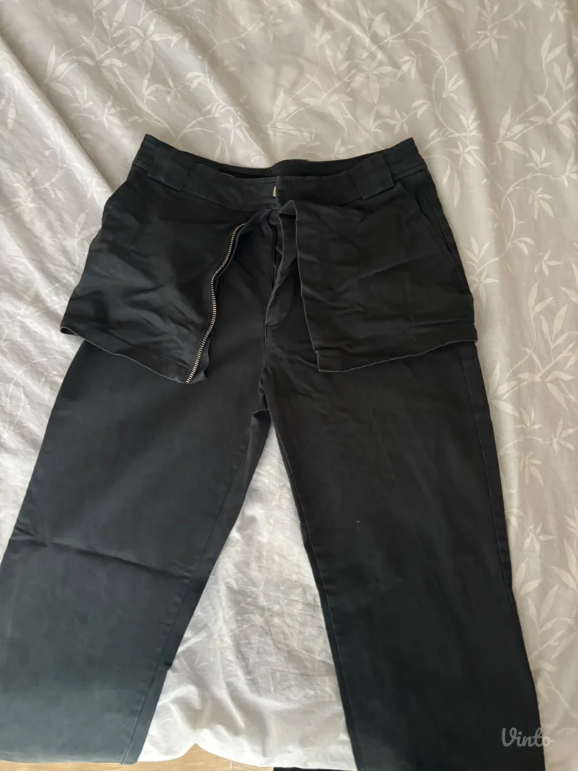 Zara pantalone sa suknjicom