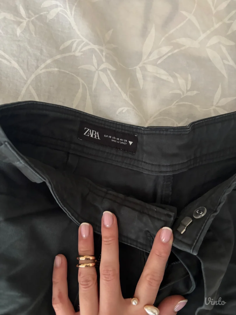 Zara pantalone sa suknjicom