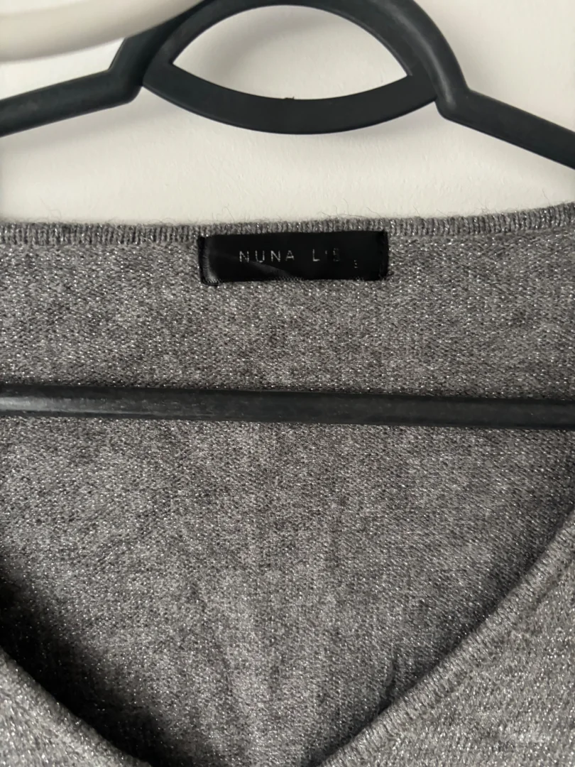 Džemper sa sljokicama