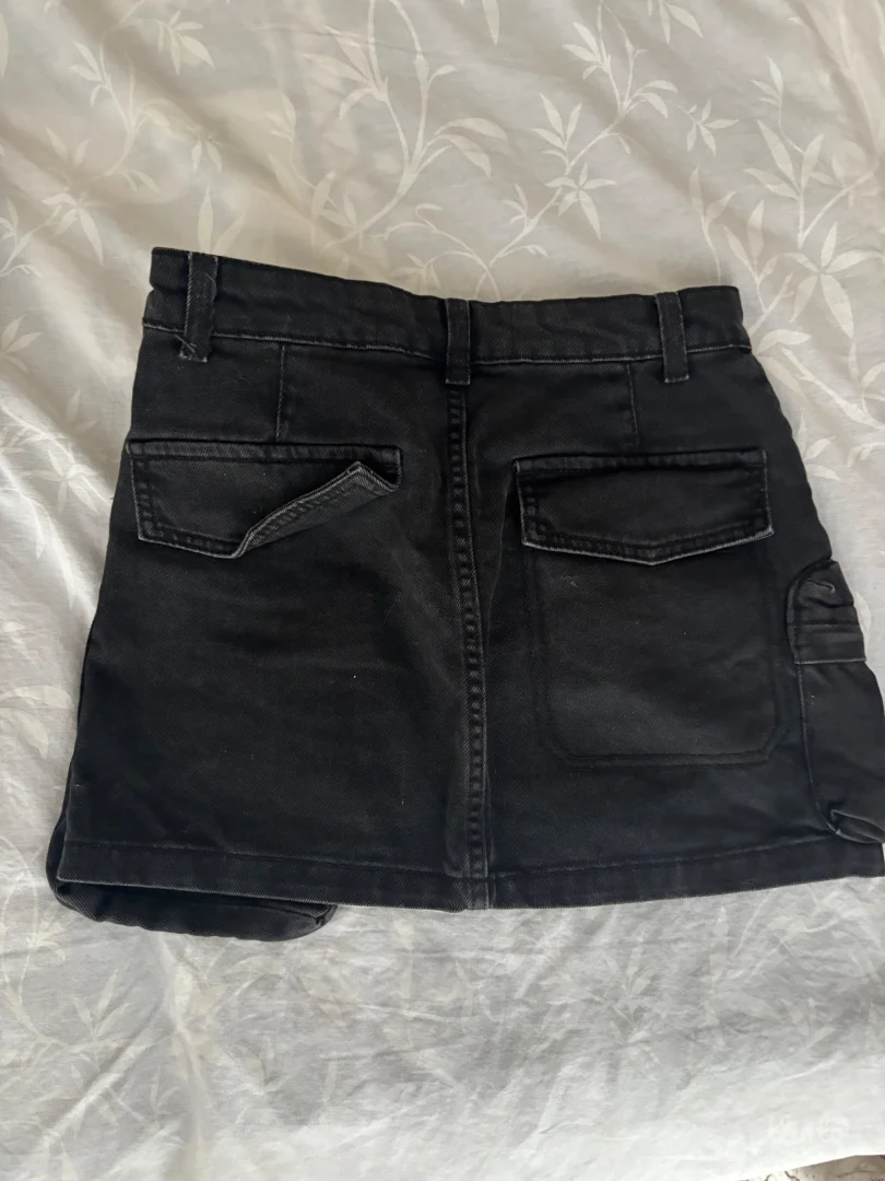 BERSHKA Teksas crna suknjica