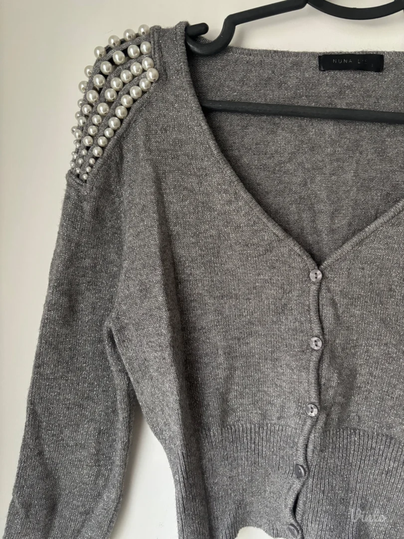 Džemper sa sljokicama