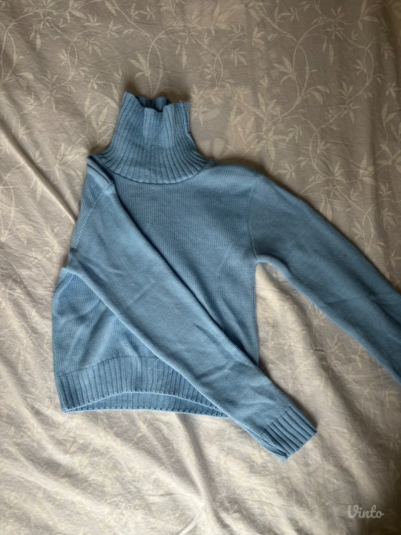 Plavi Dzemperic sa Etiketom