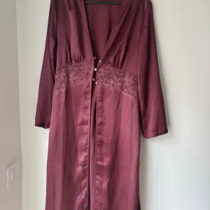 Woman Secret svileni kucni ogrtač