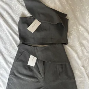 Prestiž nov komplet sa etiketom