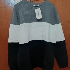 LC Waikiki muški džemper L (NOVO)