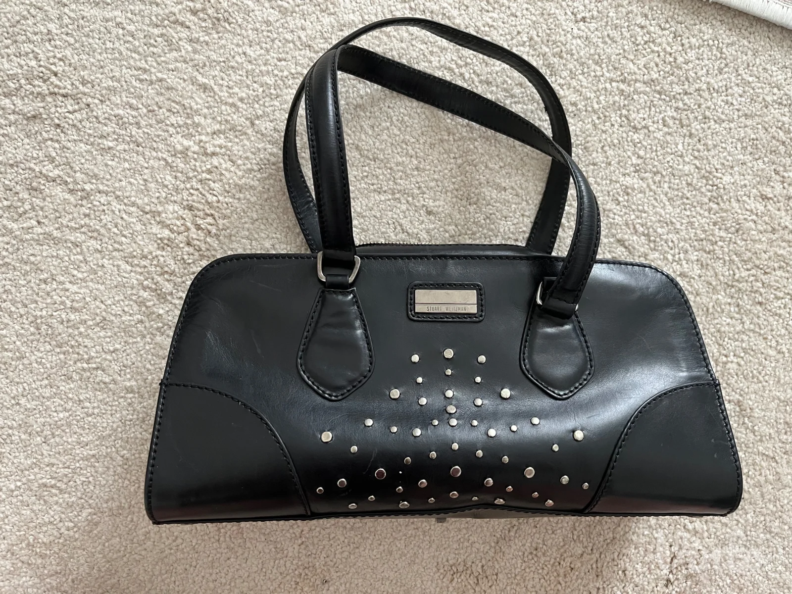 Crna kožna torba Stuart Weitzman