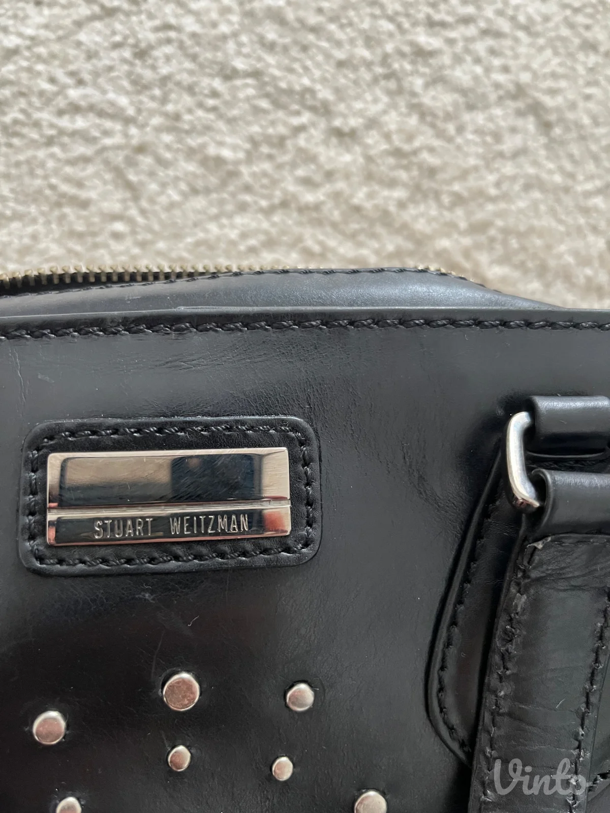 Crna kožna torba Stuart Weitzman