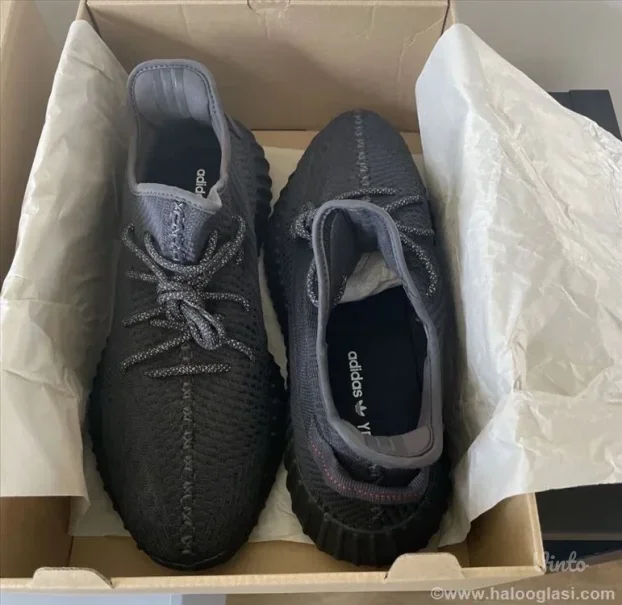 Yeezy v2 350 black