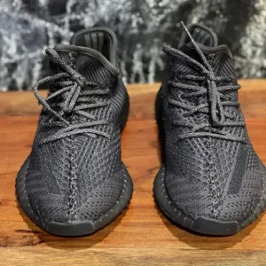 Yeezy v2 350 black