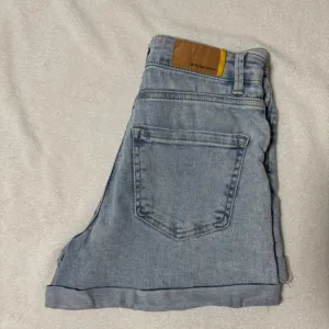 Stradivarius zenski teksas sorc