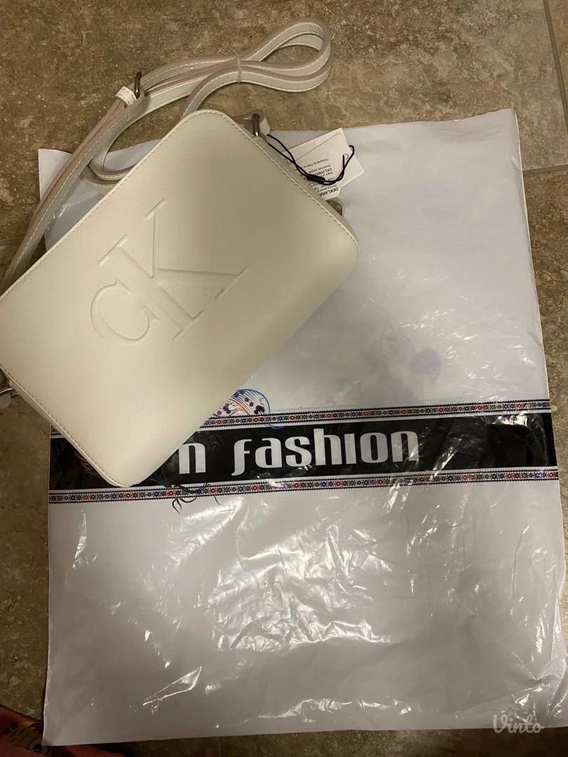 Nova Calvin Klein torbica