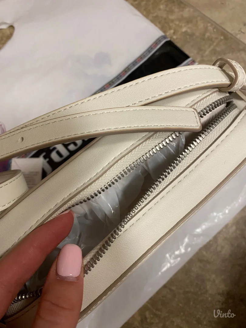 Nova Calvin Klein torbica