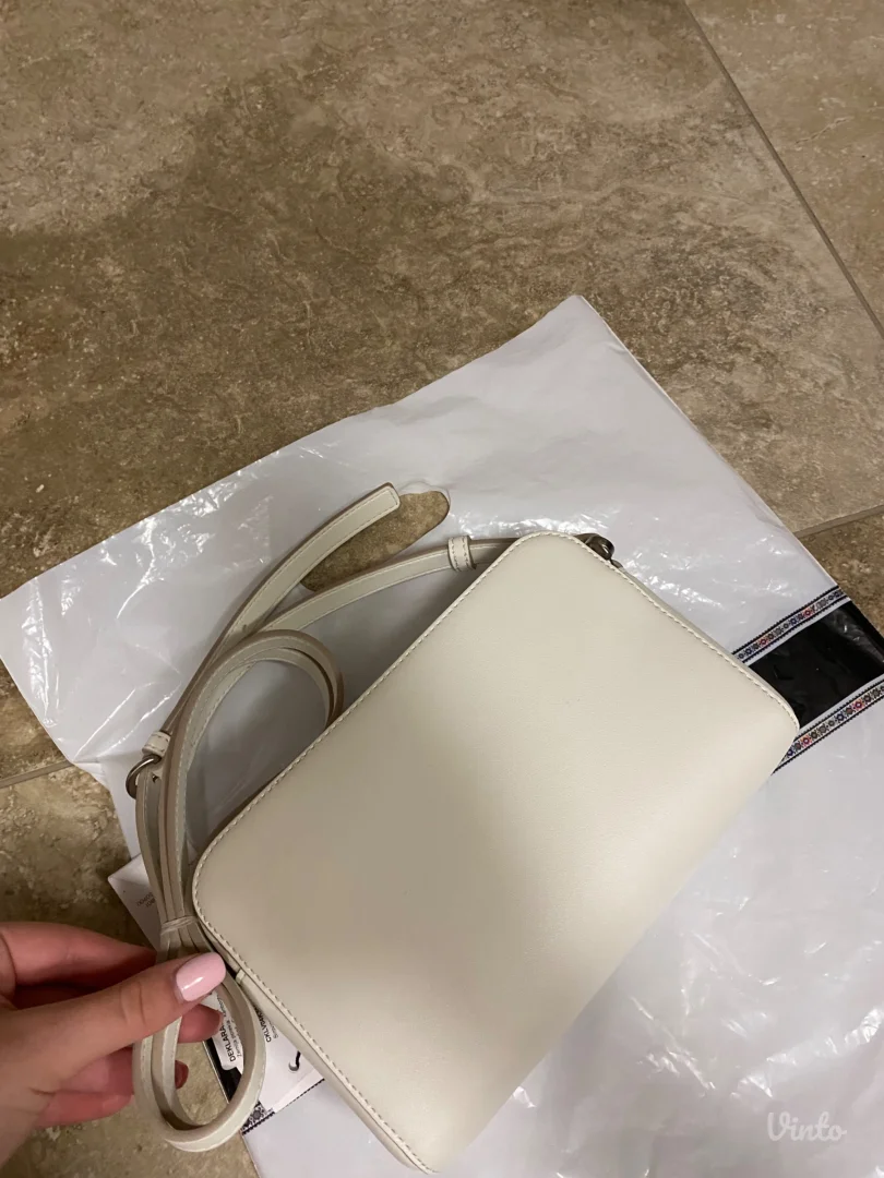 Nova Calvin Klein torbica