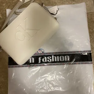 Nova Calvin Klein torbica