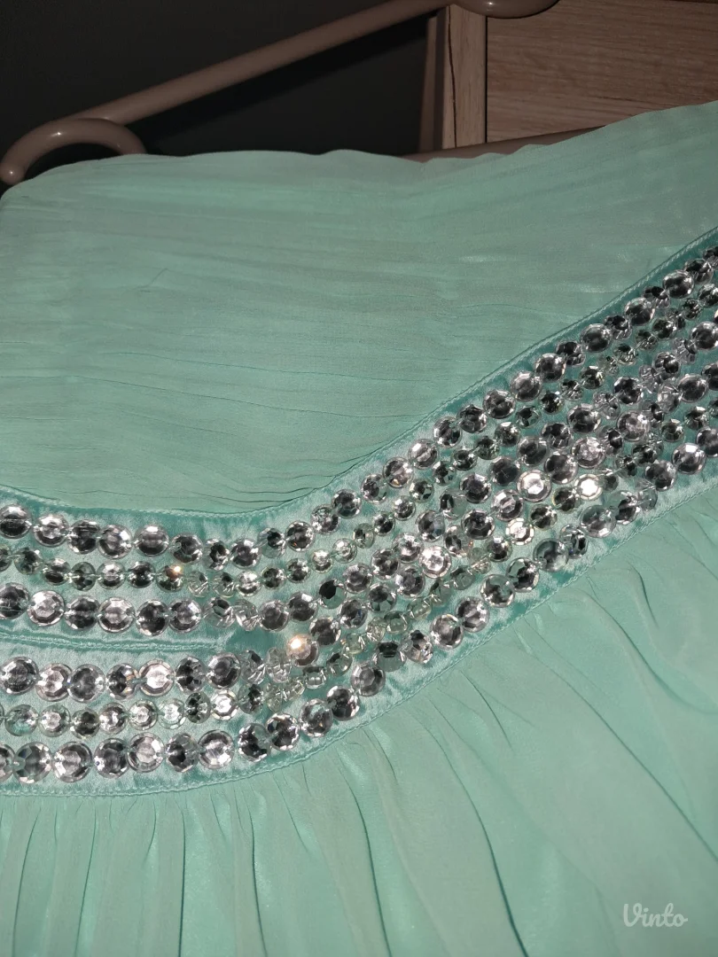 Duga večernja haljina