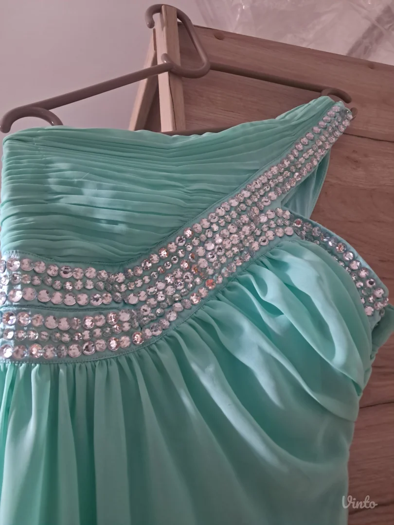 Duga večernja haljina