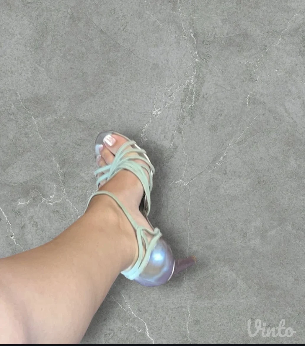 Valentino Garavani stikle