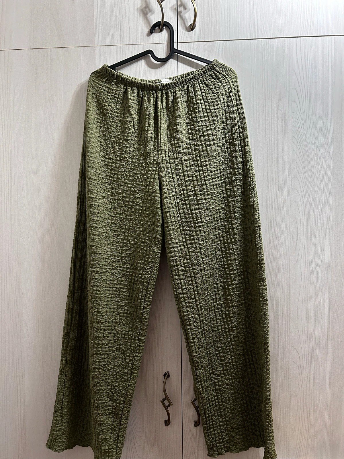 Waikiki zelene pantalone