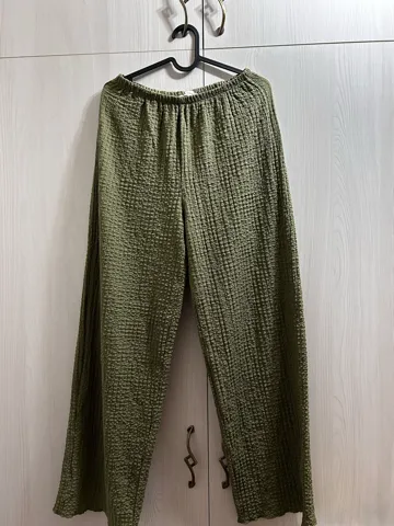 Waikiki zelene pantalone