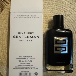 Givenchy Gentleman Society edp, novo