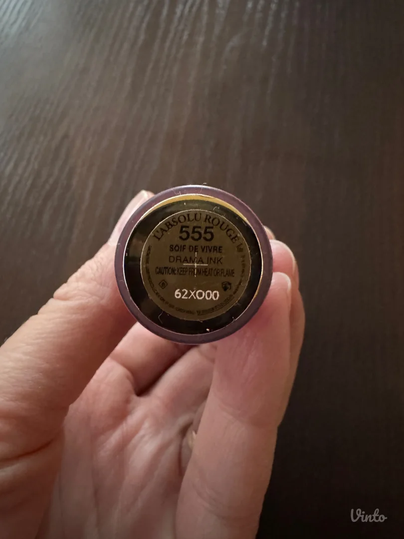 Lancome tečni karmin, nov