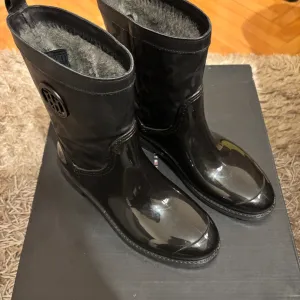 Tommy Hilfiger gumene zimske cizmice