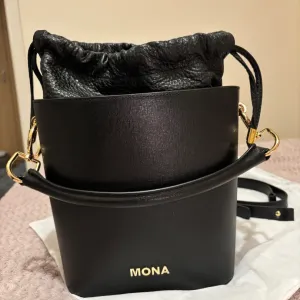 Mona kozna bucket torba
