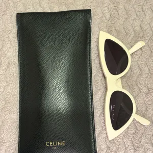 Celine Cat-eye Naocare