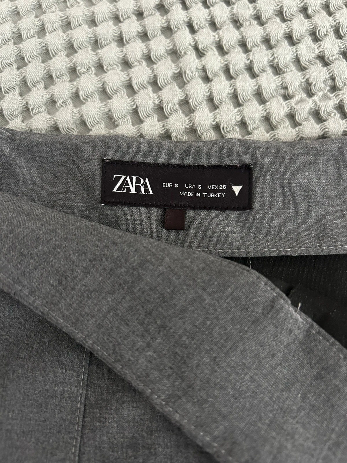 Zara mini suknja