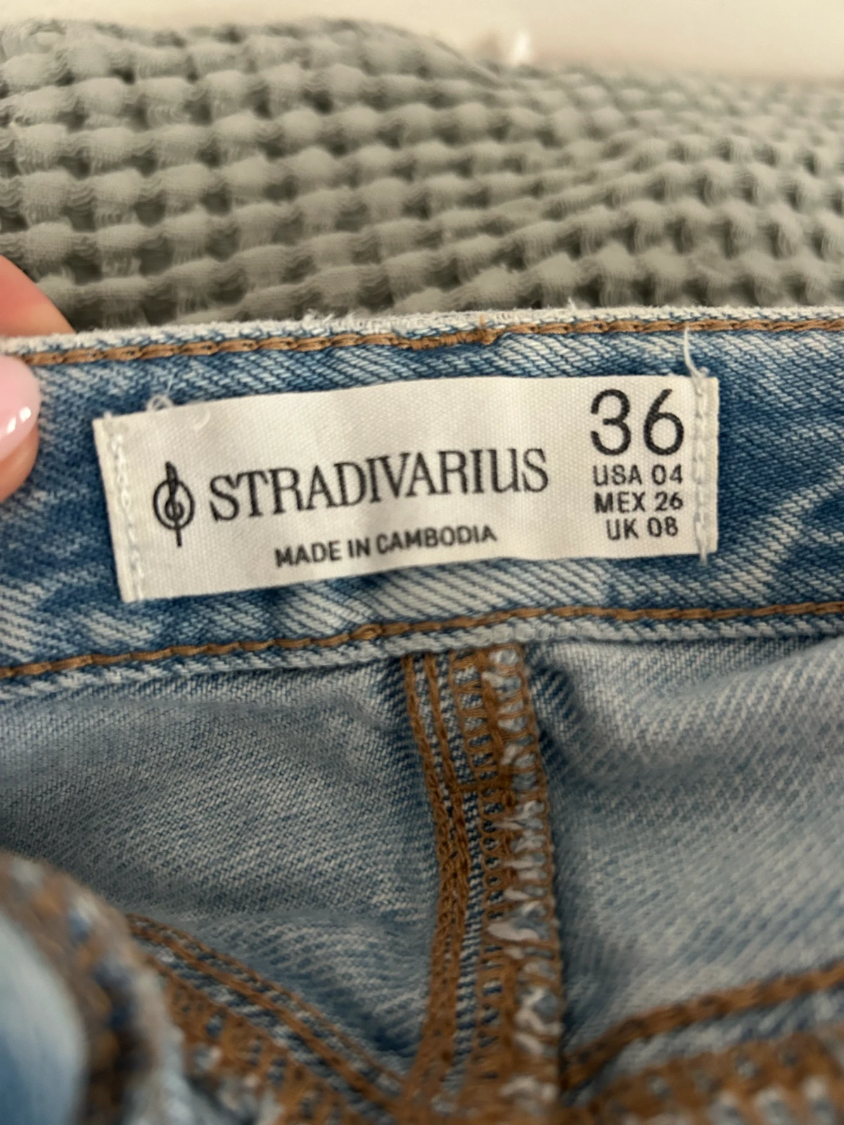 Stradivarius zenske farmerke 36 velicina